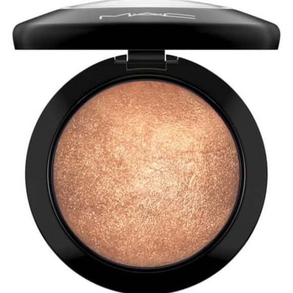 MAC Cosmetics Other - MAC Cosmetics Mineralize Skinfinish Highligher-NWT